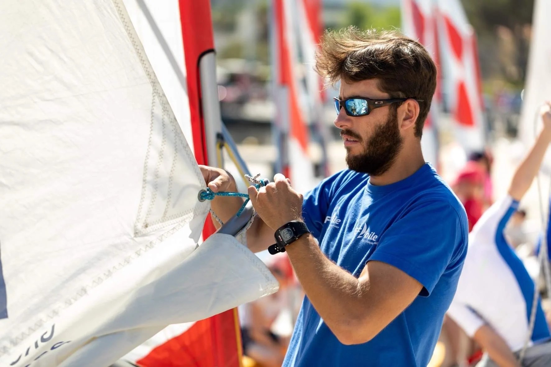 Entretien d'un bateau par le service de conciergerie nautique à la Rochelle
